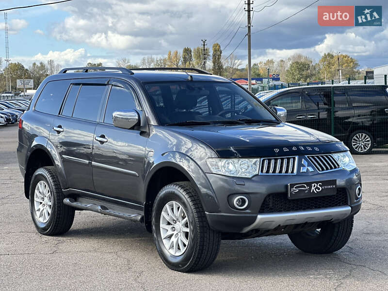 Внедорожник / Кроссовер Mitsubishi Pajero Sport 2010 в Киеве