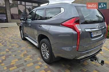 Внедорожник / Кроссовер Mitsubishi Pajero Sport 2017 в 