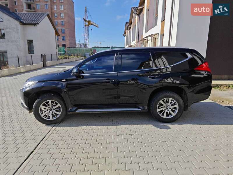 Внедорожник / Кроссовер Mitsubishi Pajero Sport 2016 в Хмельницком