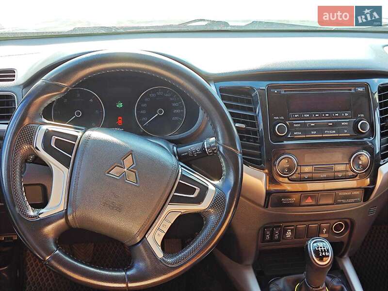 Внедорожник / Кроссовер Mitsubishi Pajero Sport 2016 в Хмельницком