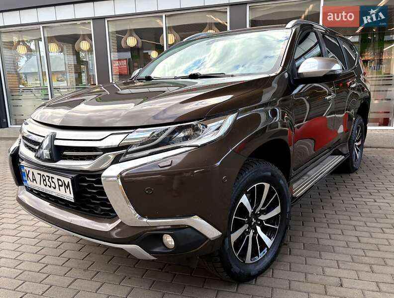 Позашляховик / Кросовер Mitsubishi Pajero Sport 2017 в Житомирі