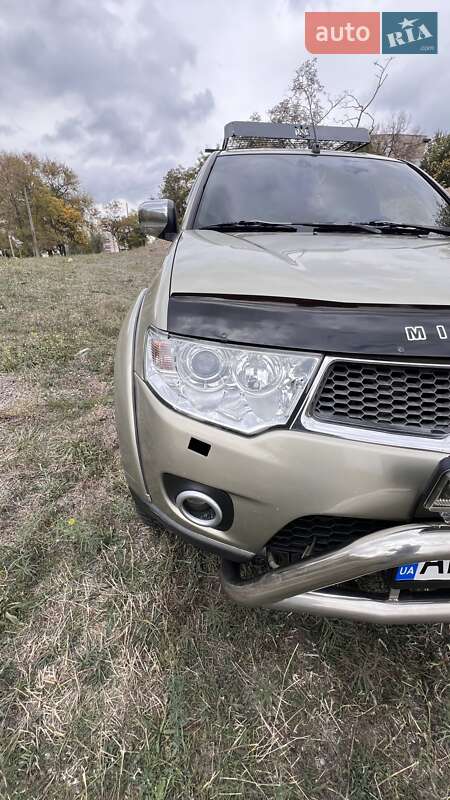 Внедорожник / Кроссовер Mitsubishi Pajero Sport 2010 в Запорожье