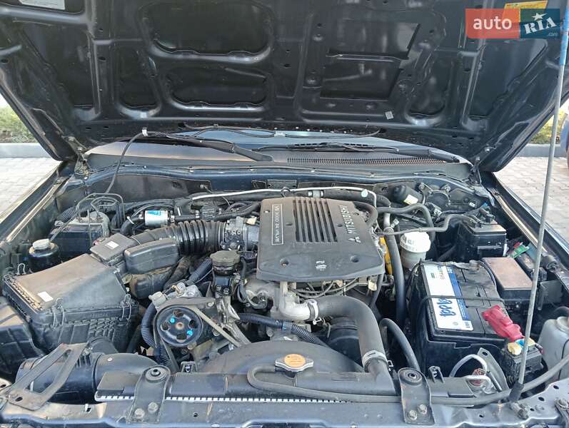 Позашляховик / Кросовер Mitsubishi Pajero Sport 2008 в Умані