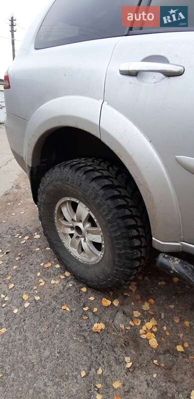 Внедорожник / Кроссовер Mitsubishi Pajero Sport 2015 в Чернигове