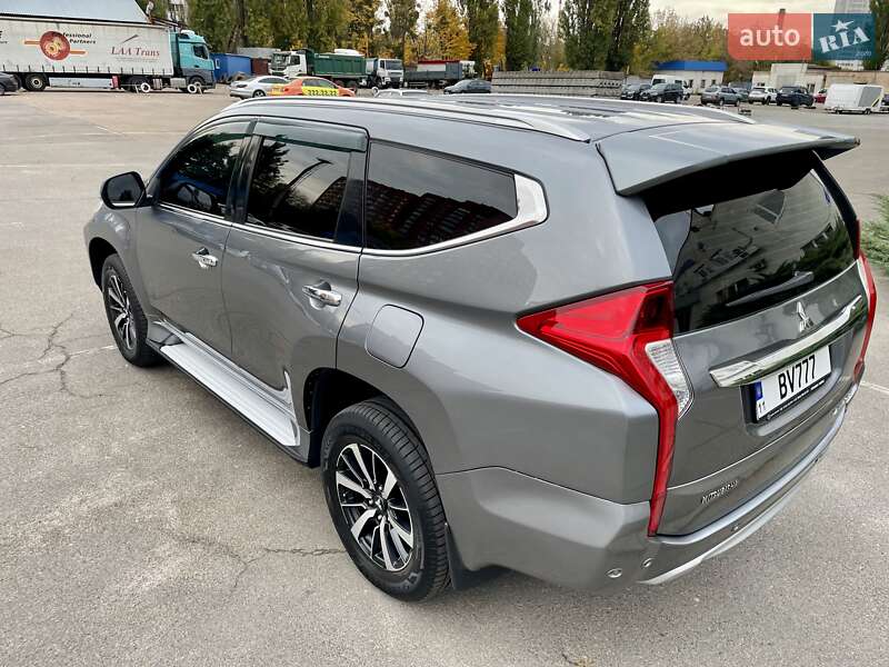 Внедорожник / Кроссовер Mitsubishi Pajero Sport 2017 в Киеве фото 16 Внедорожник / Кроссовер Mitsubishi Pajero Sport 2017 в Киеве
