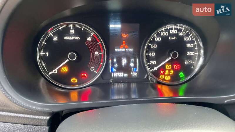 Внедорожник / Кроссовер Mitsubishi Pajero Sport 2017 в Киеве фото 66 Внедорожник / Кроссовер Mitsubishi Pajero Sport 2017 в Киеве