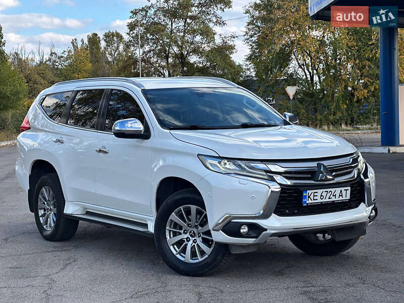 Внедорожник / Кроссовер Mitsubishi Pajero Sport 2017 в Днепре фото 2 Внедорожник / Кроссовер Mitsubishi Pajero Sport 2017 в Днепре