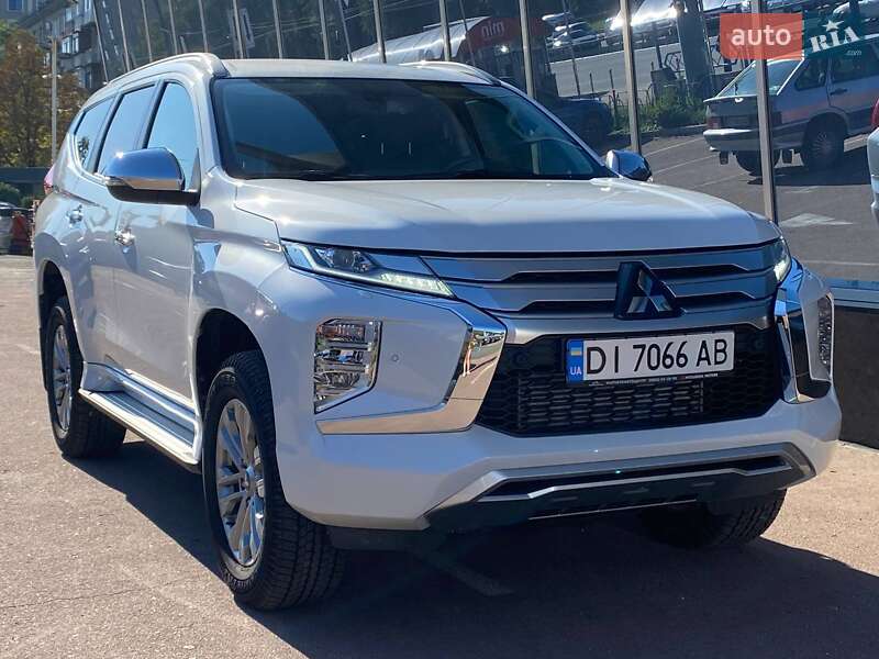 Внедорожник / Кроссовер Mitsubishi Pajero Sport 2024 в 