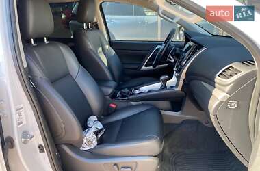 Внедорожник / Кроссовер Mitsubishi Pajero Sport 2024 в 