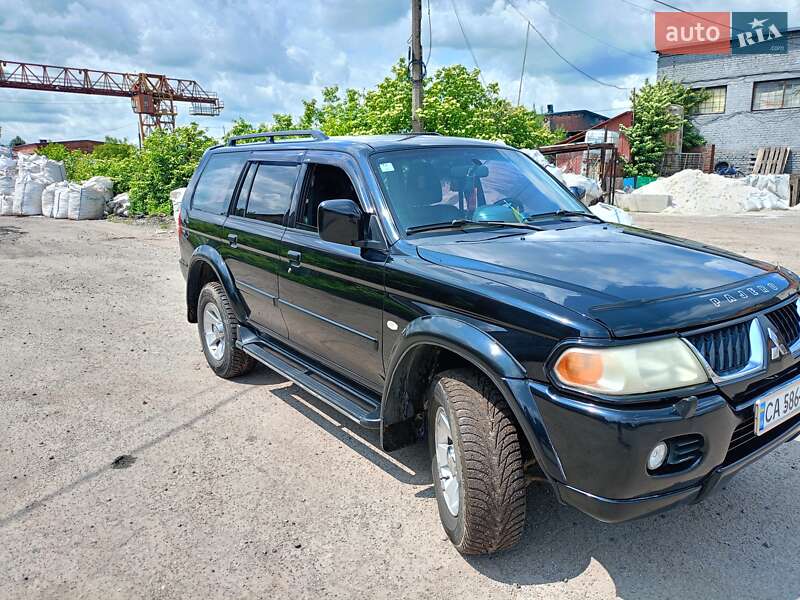 Внедорожник / Кроссовер Mitsubishi Pajero Sport 2007 в 