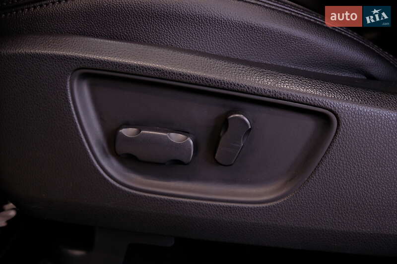 Позашляховик / Кросовер Mitsubishi Pajero Sport 2016 в Одесі