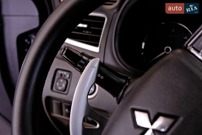 Позашляховик / Кросовер Mitsubishi Pajero Sport 2016 в Одесі