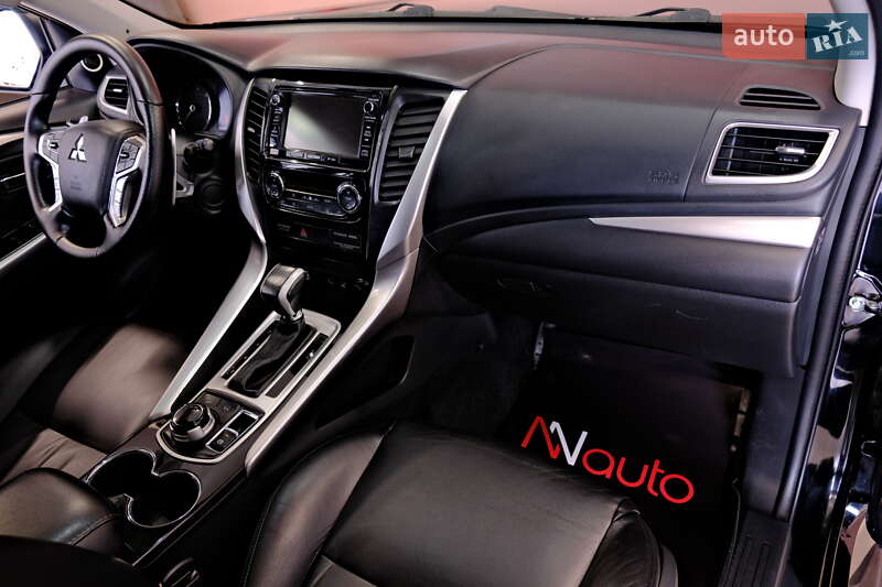 Позашляховик / Кросовер Mitsubishi Pajero Sport 2016 в Одесі