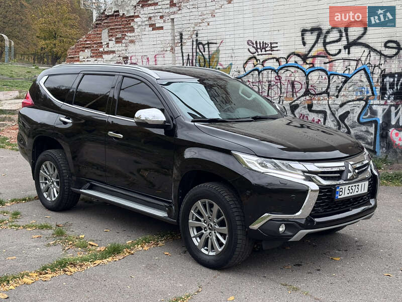 Позашляховик / Кросовер Mitsubishi Pajero Sport 2019 в Полтаві фото 4 Позашляховик / Кросовер Mitsubishi Pajero Sport 2019 в Полтаві