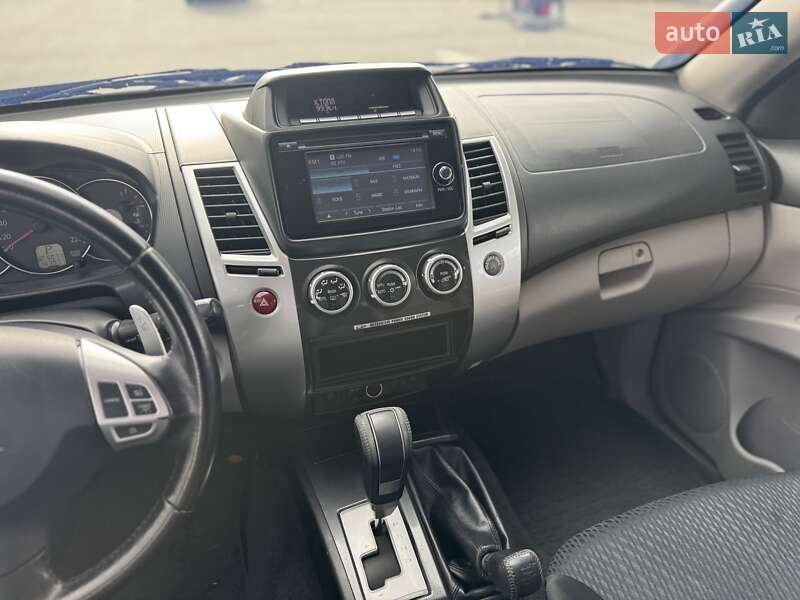 Внедорожник / Кроссовер Mitsubishi Pajero Sport 2013 в Киеве фото 24 Внедорожник / Кроссовер Mitsubishi Pajero Sport 2013 в Киеве