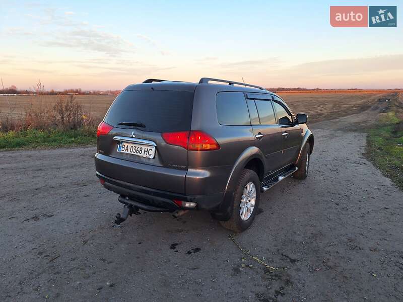 Внедорожник / Кроссовер Mitsubishi Pajero Sport 2012 в Чуднове