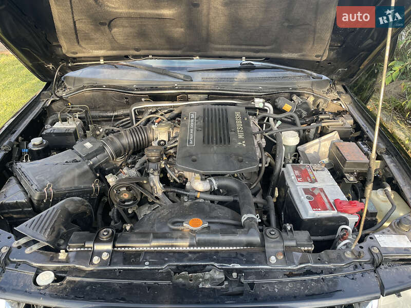 Внедорожник / Кроссовер Mitsubishi Pajero Sport 2004 в Снятине