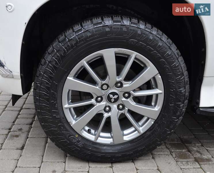 Внедорожник / Кроссовер Mitsubishi Pajero Sport 2016 в Одессе фото 15 Внедорожник / Кроссовер Mitsubishi Pajero Sport 2016 в Одессе