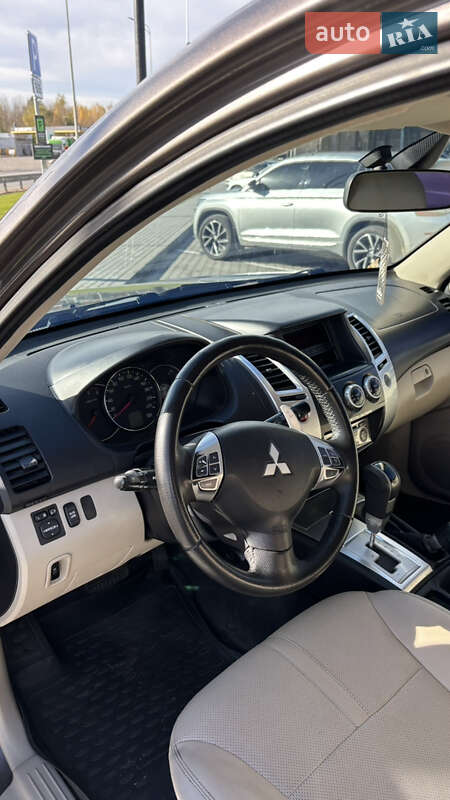 Внедорожник / Кроссовер Mitsubishi Pajero Sport 2012 в Виннице фото 12 Внедорожник / Кроссовер Mitsubishi Pajero Sport 2012 в Виннице