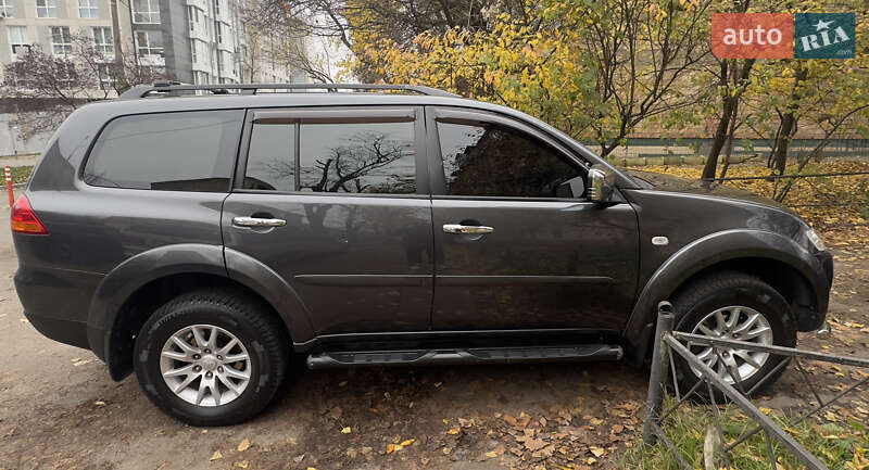 Позашляховик / Кросовер Mitsubishi Pajero Sport 2011 в Києві фото 42 Позашляховик / Кросовер Mitsubishi Pajero Sport 2011 в Києві
