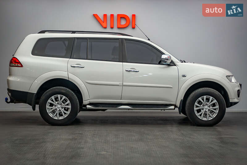 Внедорожник / Кроссовер Mitsubishi Pajero Sport 2015 в Киеве фото 4 Внедорожник / Кроссовер Mitsubishi Pajero Sport 2015 в Киеве