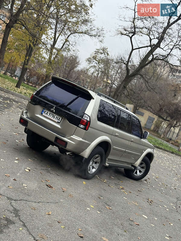 Внедорожник / Кроссовер Mitsubishi Pajero Sport 2008 в Киеве