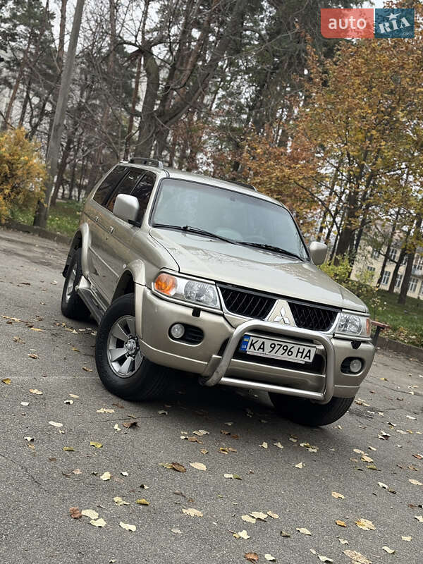Внедорожник / Кроссовер Mitsubishi Pajero Sport 2008 в Киеве