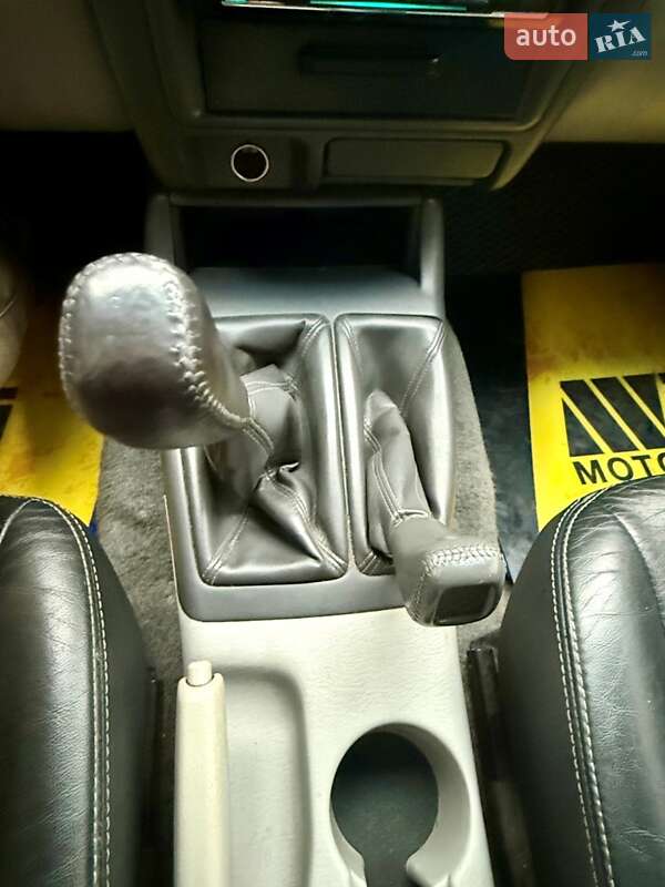 Позашляховик / Кросовер Mitsubishi Pajero Sport 2006 в Києві