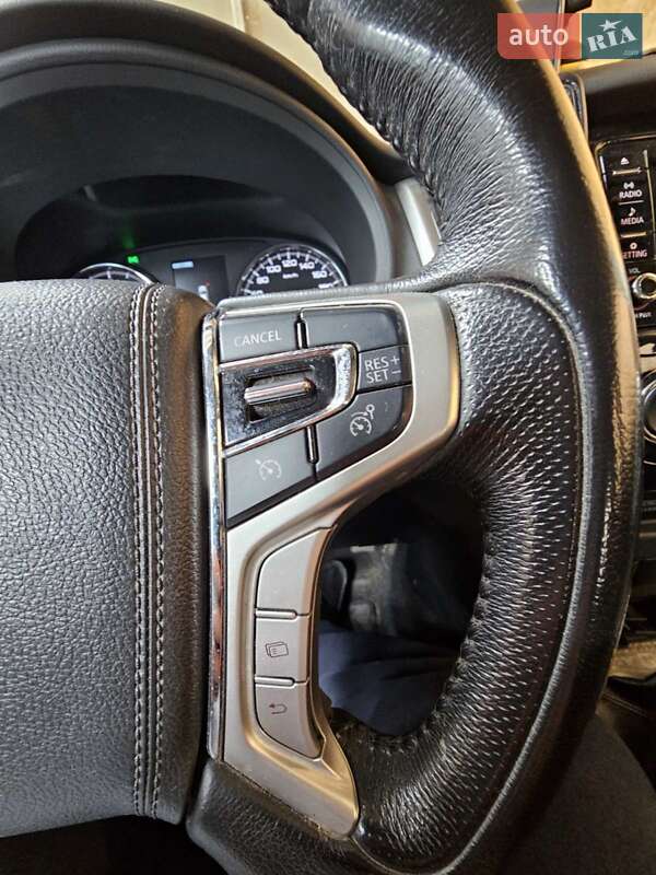 Внедорожник / Кроссовер Mitsubishi Pajero Sport 2017 в Одессе