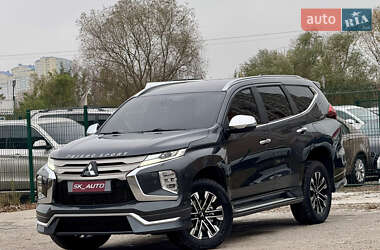 Позашляховик / Кросовер Mitsubishi Pajero Sport 2019 в Києві