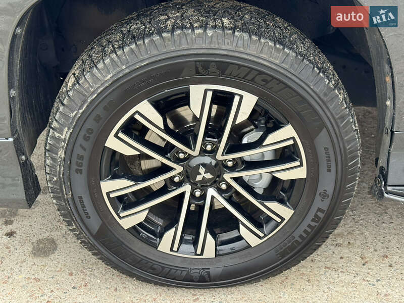 Внедорожник / Кроссовер Mitsubishi Pajero Sport 2019 в Киеве