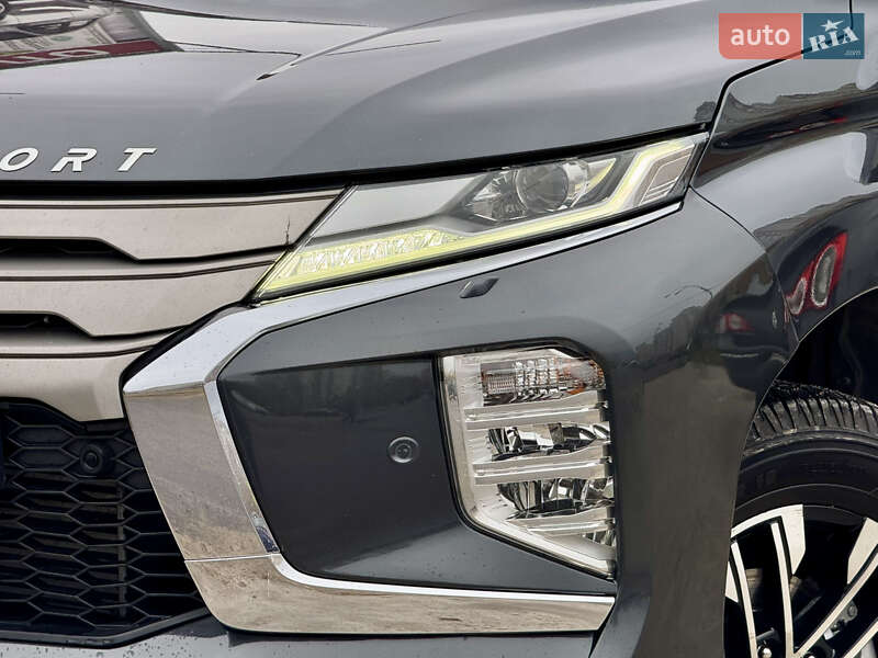 Внедорожник / Кроссовер Mitsubishi Pajero Sport 2019 в Киеве