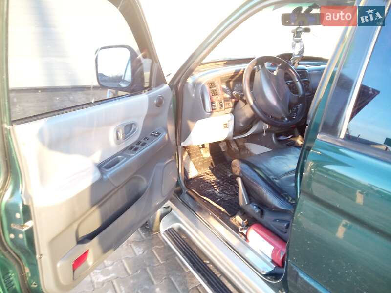 Внедорожник / Кроссовер Mitsubishi Pajero Sport 2000 в Черновцах