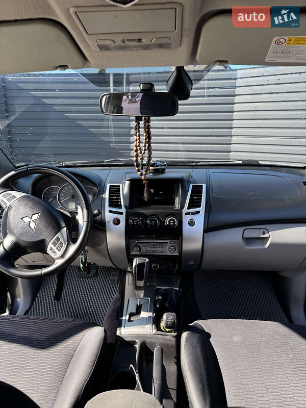Внедорожник / Кроссовер Mitsubishi Pajero Sport 2011 в Ромнах фото 12 Внедорожник / Кроссовер Mitsubishi Pajero Sport 2011 в Ромнах