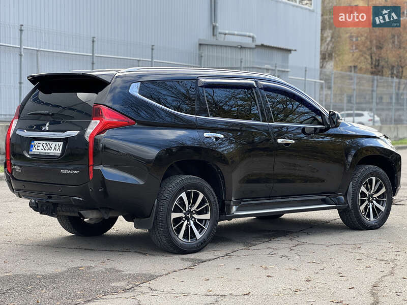 Внедорожник / Кроссовер Mitsubishi Pajero Sport 2017 в Днепре