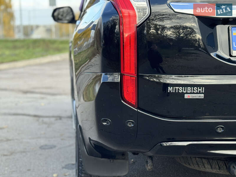 Внедорожник / Кроссовер Mitsubishi Pajero Sport 2017 в Днепре
