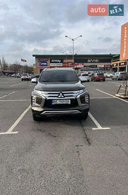 Позашляховик / Кросовер Mitsubishi Pajero Sport 2021 в Казанці