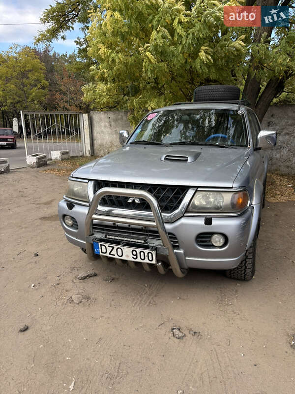 Mitsubishi Pajero Sport 2004