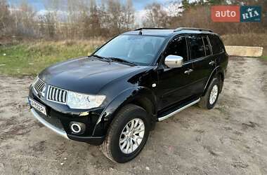 Внедорожник / Кроссовер Mitsubishi Pajero Sport 2012 в Киеве