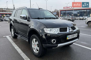 Внедорожник / Кроссовер Mitsubishi Pajero Sport 2010 в Харькове