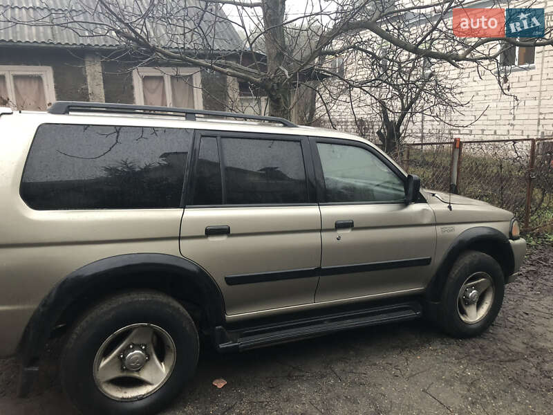 Внедорожник / Кроссовер Mitsubishi Pajero Sport 2001 в Львове