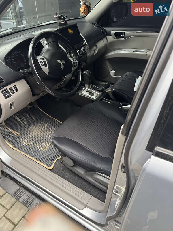 Внедорожник / Кроссовер Mitsubishi Pajero Sport 2013 в Ивано-Франковске фото 23 Внедорожник / Кроссовер Mitsubishi Pajero Sport 2013 в Ивано-Франковске