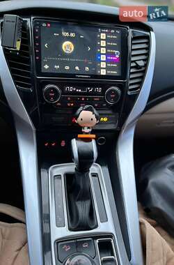 Внедорожник / Кроссовер Mitsubishi Pajero Sport 2016 в Кропивницком