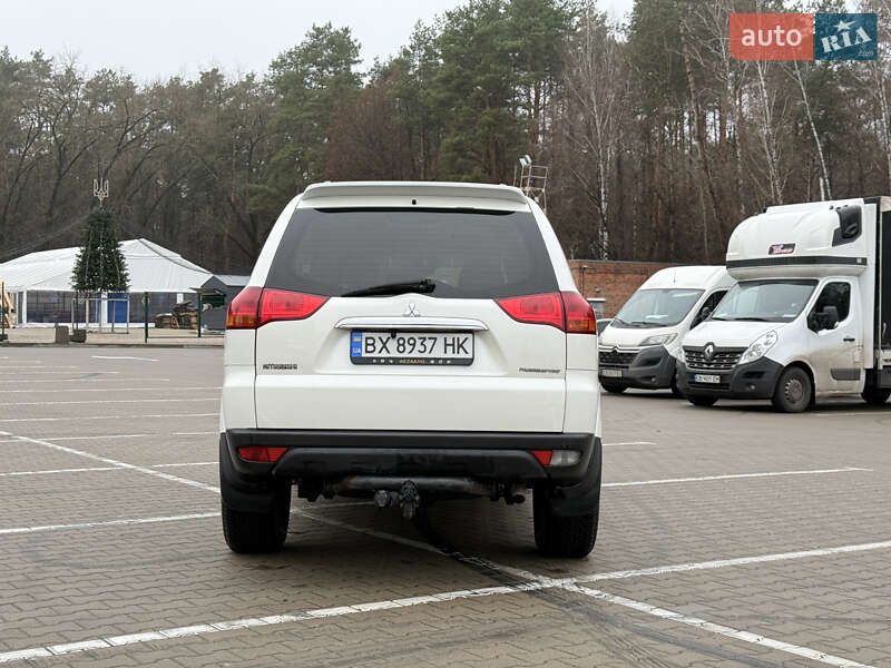 Позашляховик / Кросовер Mitsubishi Pajero Sport 2012 в Києві