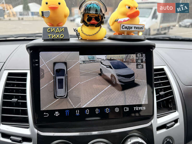 Позашляховик / Кросовер Mitsubishi Pajero Sport 2012 в Києві