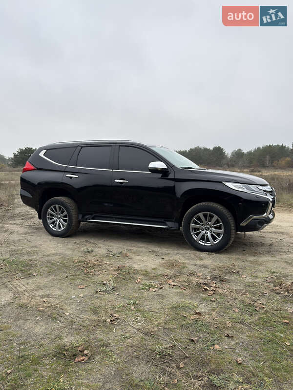 Позашляховик / Кросовер Mitsubishi Pajero Sport 2019 в Дніпрі