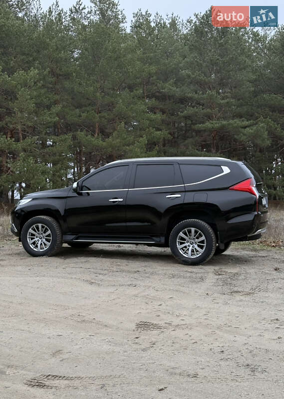 Позашляховик / Кросовер Mitsubishi Pajero Sport 2019 в Дніпрі