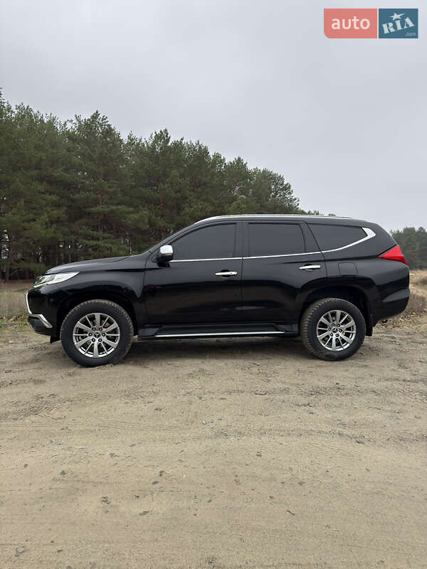 Позашляховик / Кросовер Mitsubishi Pajero Sport 2019 в Дніпрі