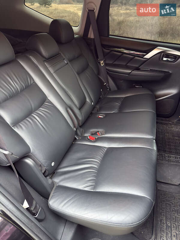 Позашляховик / Кросовер Mitsubishi Pajero Sport 2019 в Дніпрі