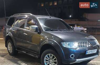 Позашляховик / Кросовер Mitsubishi Pajero Sport 2011 в Києві
